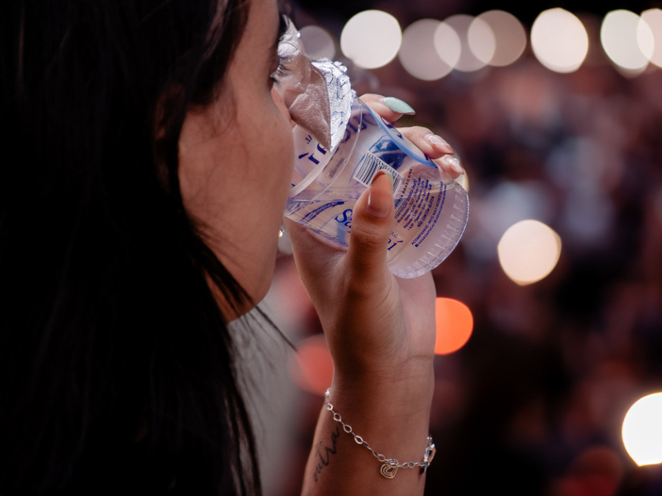 Bebeu água? Está com sede? O CDC e a segurança do consumidor em shows e festivais
